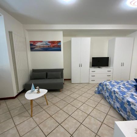 Casa Del Corso Apartment Intra Luaran gambar