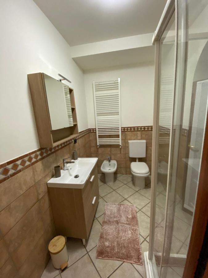 Casa Del Corso Apartment Intra Luaran gambar