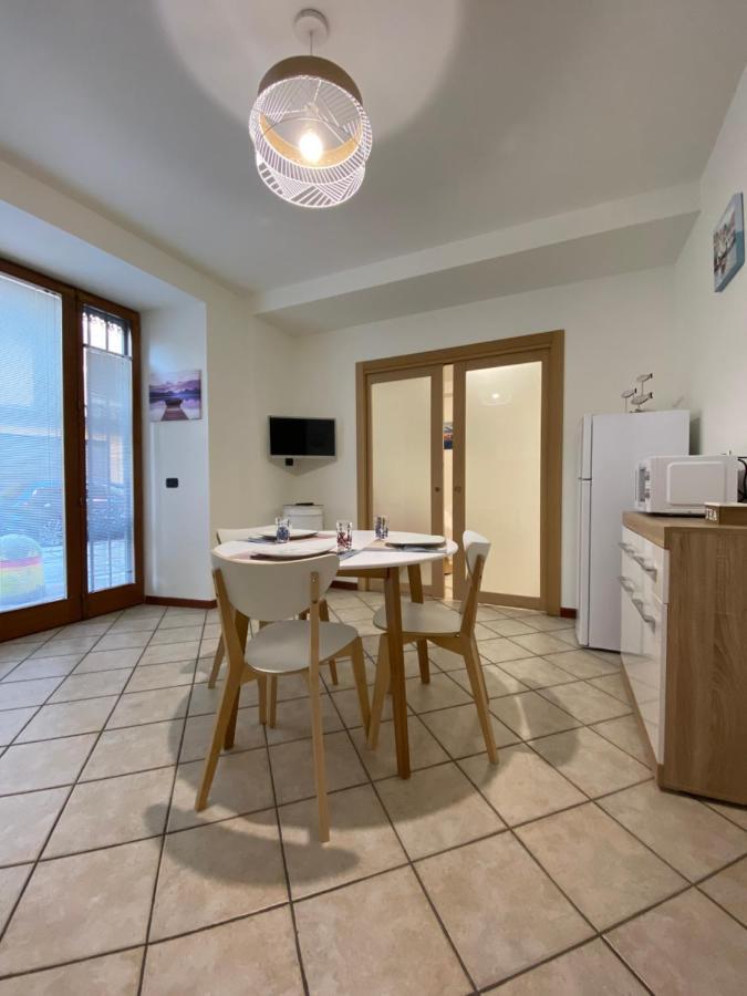Casa Del Corso Apartment Intra Luaran gambar