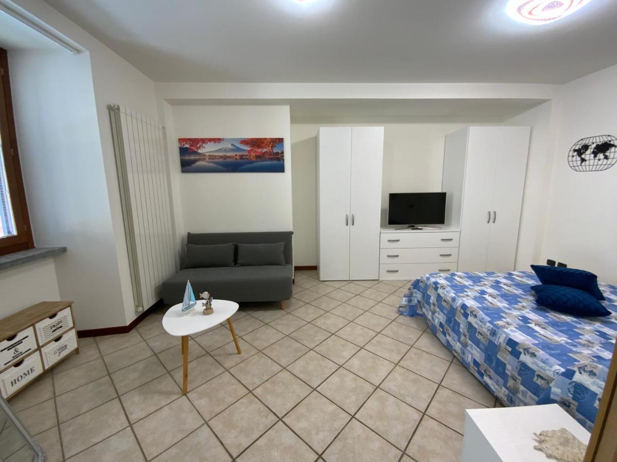 Casa Del Corso Apartment Intra Luaran gambar